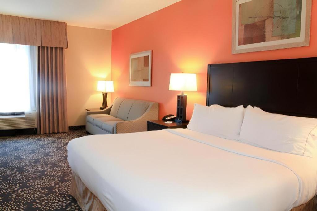 Holiday Inn Express Hotel & Suites Grand Island By Ihg Exterior foto